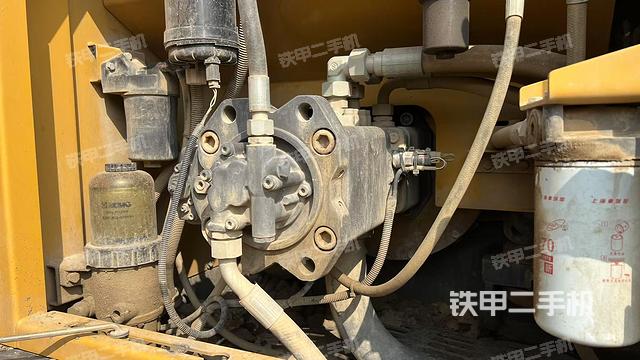 液壓泵斜45?右(大件艙室) 液壓泵斜45?右(大件艙室)