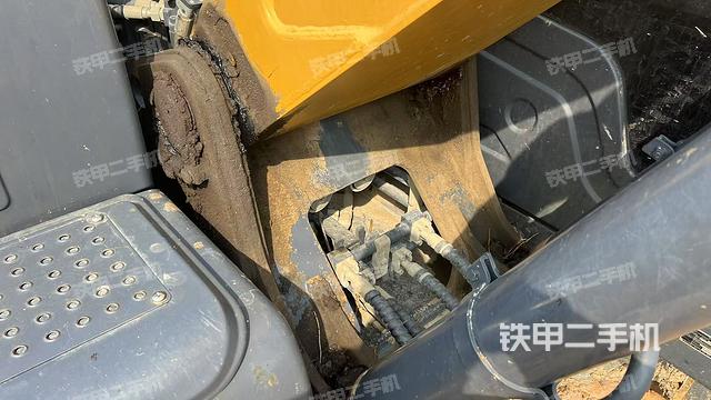 大臂根部?斜視(工作和回轉裝置) 大臂根部?斜視(工作和回轉裝置)