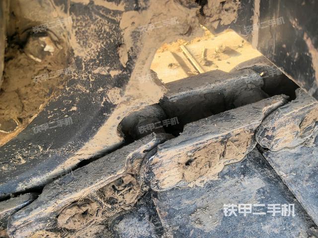 右側(cè)行走馬達蓋板（行走機構(gòu)）