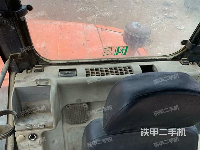 后窗玻璃角標(biāo)（駕駛室部分）