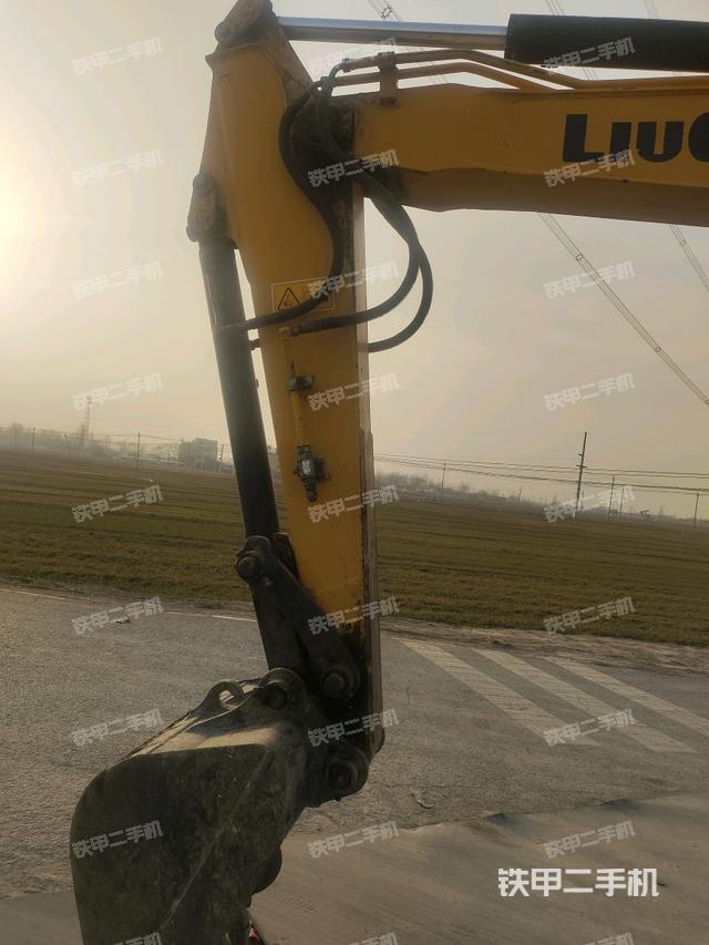 鏟斗右后整體（工作和回轉(zhuǎn)裝置）