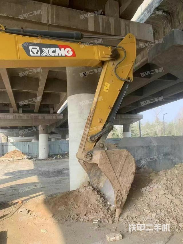 駕駛室整體（整機外觀）