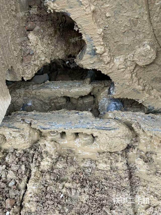 右驅(qū)動(dòng)輪（行走機(jī)構(gòu)）