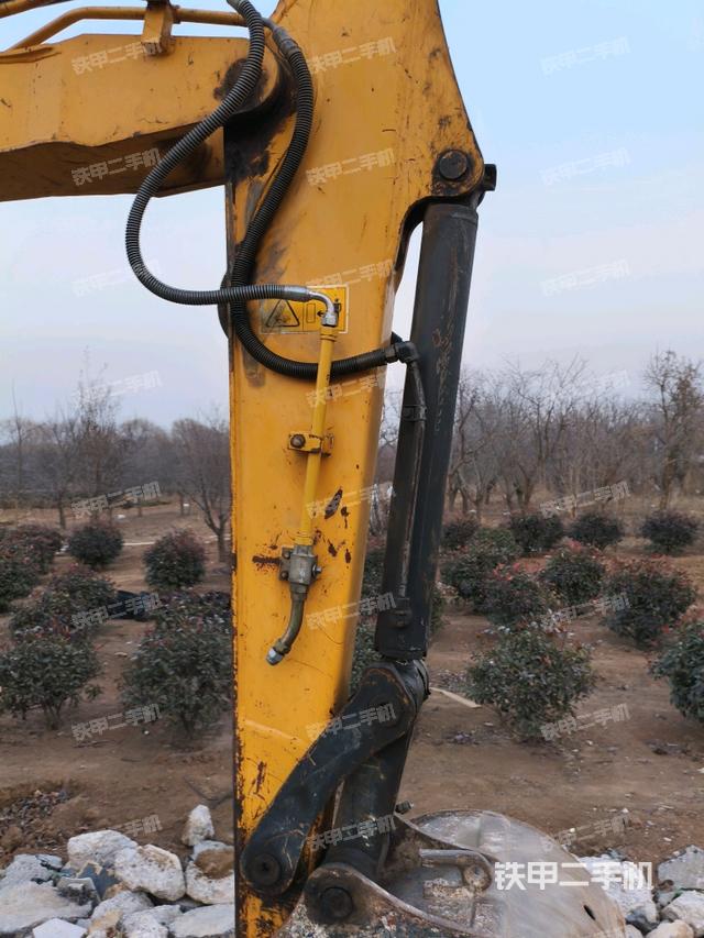 小臂整體左后(工作和回轉(zhuǎn)裝置) 小臂整體左后(工作和回轉(zhuǎn)裝置)