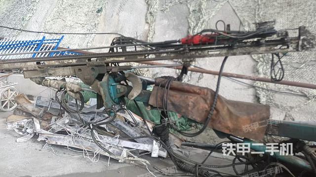 整机右侧（设备外观及核心部件）