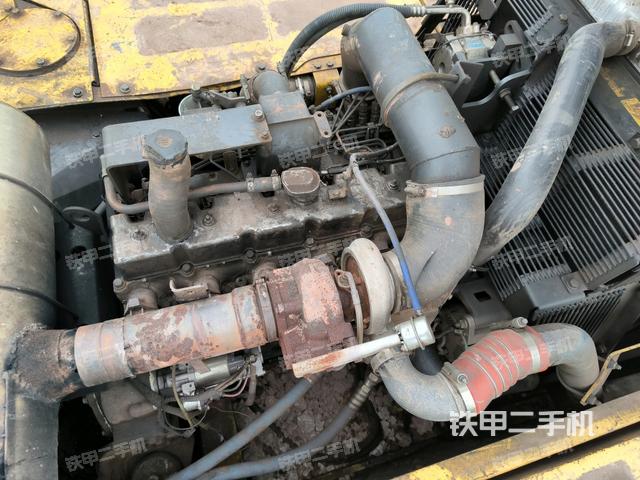 發(fā)動(dòng)機(jī)室（上車(chē)部件）