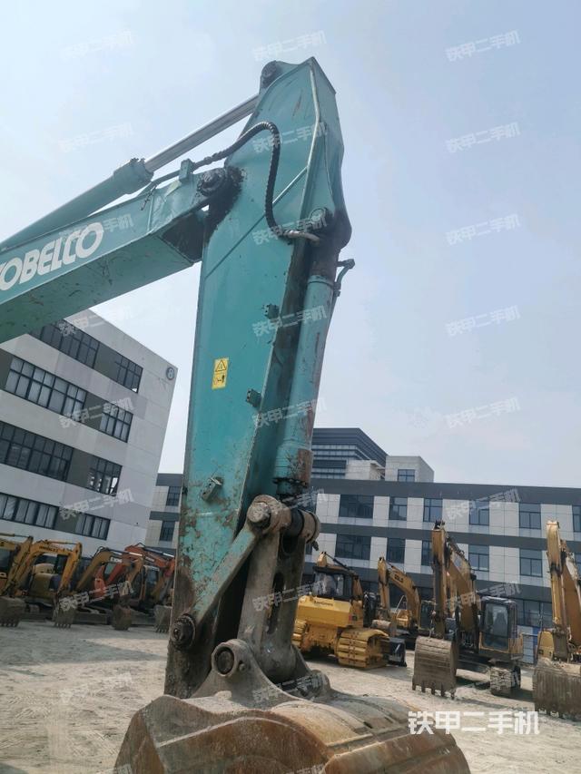 小臂整體右前（工作和回轉裝置）