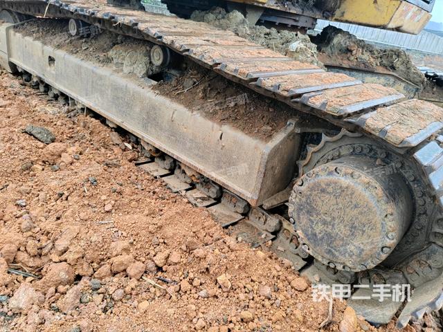 左側(cè)履帶整體?(行走機(jī)構(gòu)) 左側(cè)履帶整體?(行走機(jī)構(gòu))