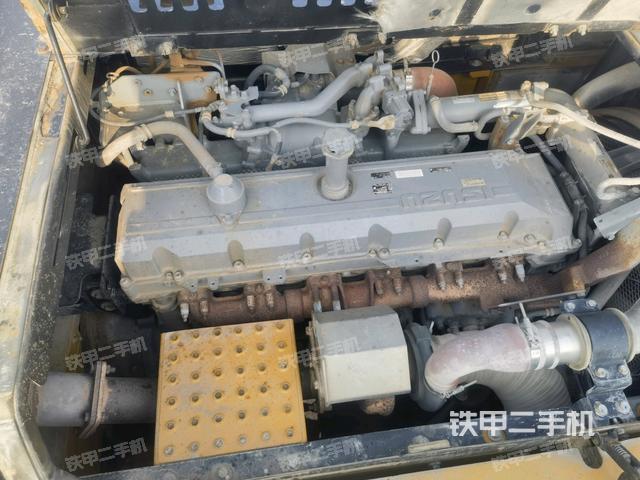 發(fā)動機(jī)整體俯視(整機(jī)外觀) 發(fā)動機(jī)整體俯視(整機(jī)外觀)