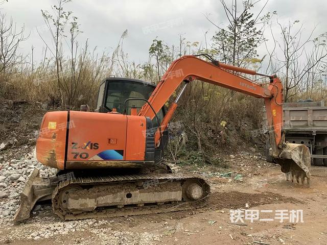 日立ZX70-5G挖掘机的设备实拍-第3张实拍照片