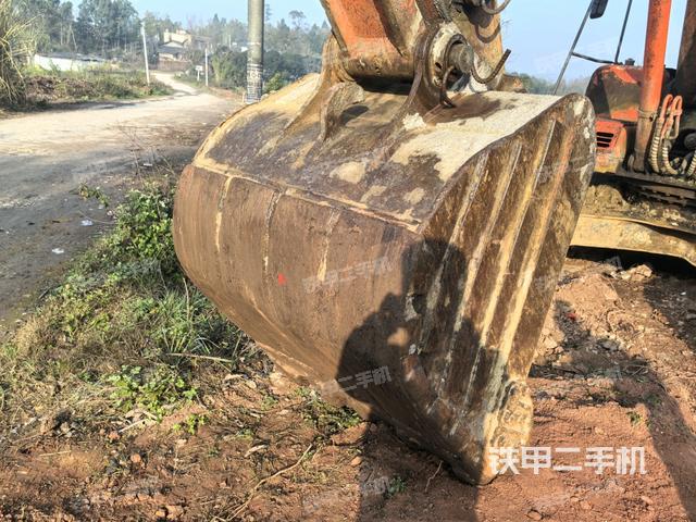 大臂根部?斜視(工作和回轉(zhuǎn)裝置) 大臂根部?斜視(工作和回轉(zhuǎn)裝置)
