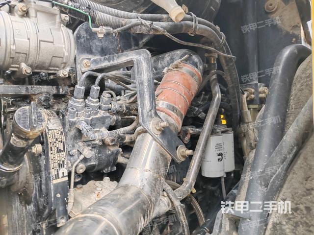 散熱器正面(動力系統(tǒng)) 散熱器正面(動力系統(tǒng))