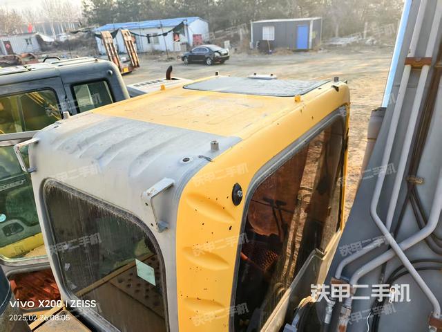 驾驶室顶部（整机外观）