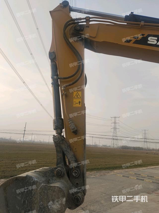 小臂整體左后(工作和回轉(zhuǎn)裝置) 小臂整體左后(工作和回轉(zhuǎn)裝置)