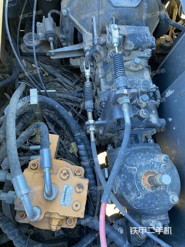 回轉馬達和主控閥（整機外觀）