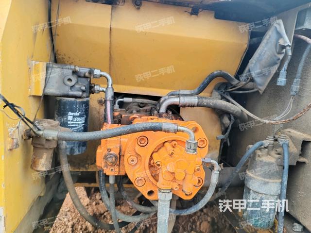 液壓泵斜45?左(大件艙室) 液壓泵斜45?左(大件艙室)