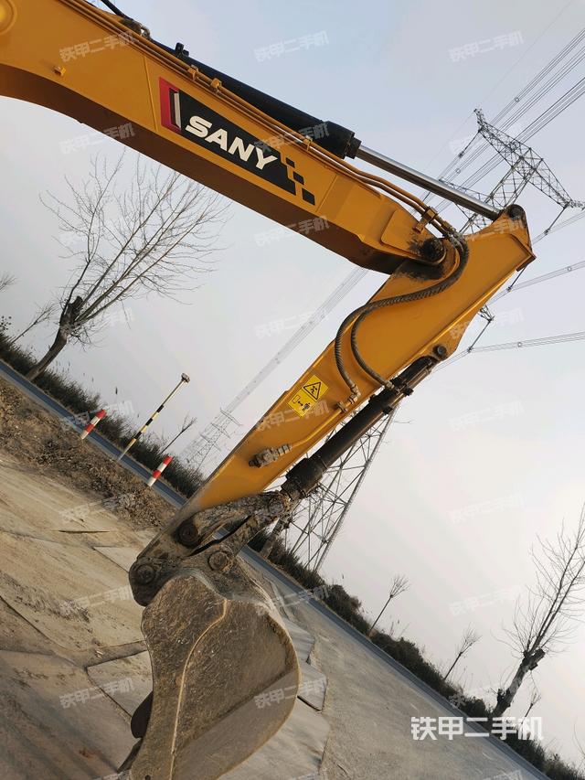 大臂整體?右側(工作和回轉(zhuǎn)裝置) 大臂整體?右側(工作和回轉(zhuǎn)裝置)