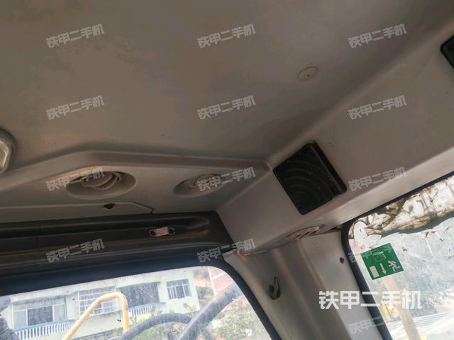 駕駛室左后45度(駕駛室部分) 駕駛室左后45度(駕駛室部分)