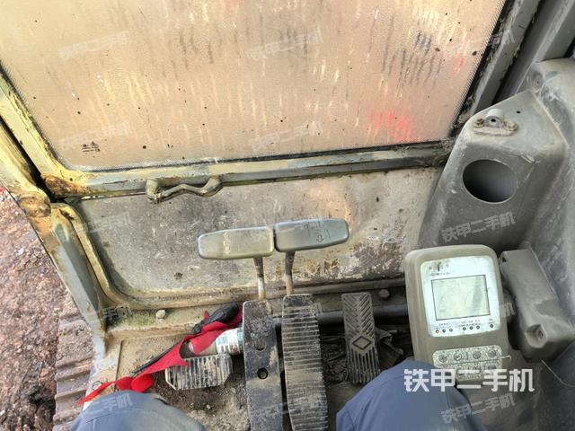 后窗玻璃角標(biāo)(駕駛室部分) 后窗玻璃角標(biāo)(駕駛室部分)