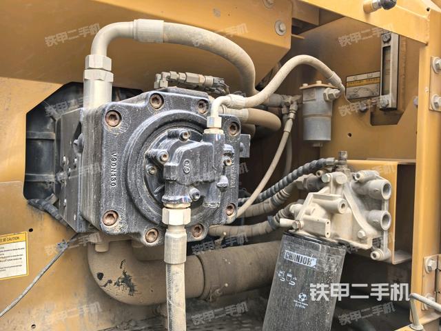 液壓泵斜45?左(大件艙室) 液壓泵斜45?左(大件艙室)