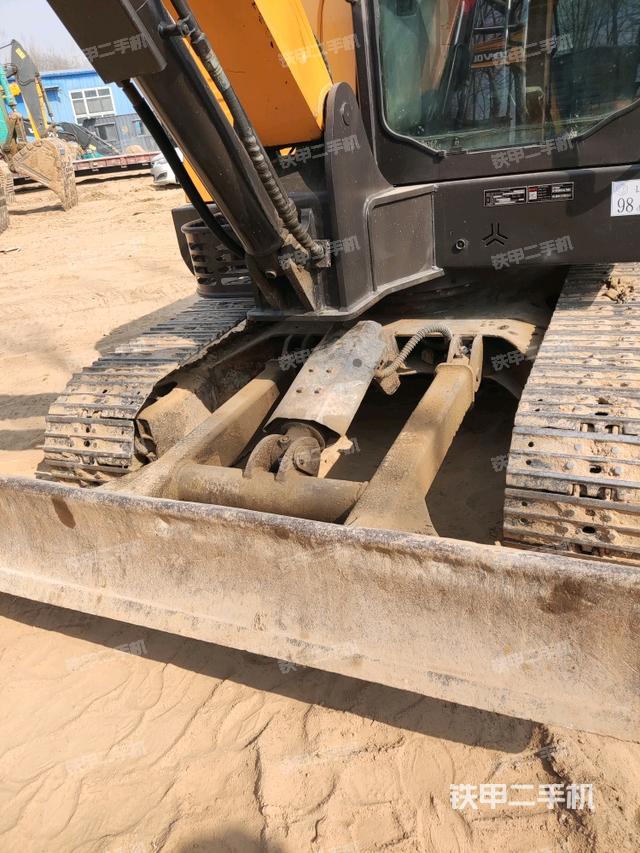 轉(zhuǎn)盤和下車架正前(工作和回轉(zhuǎn)裝置) 轉(zhuǎn)盤和下車架正前(工作和回轉(zhuǎn)裝置)