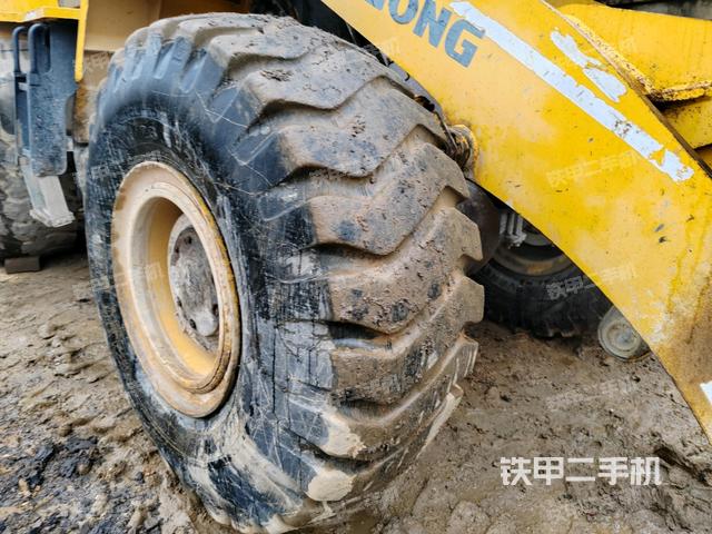 左前輪(行走機構) 左前輪(行走機構)