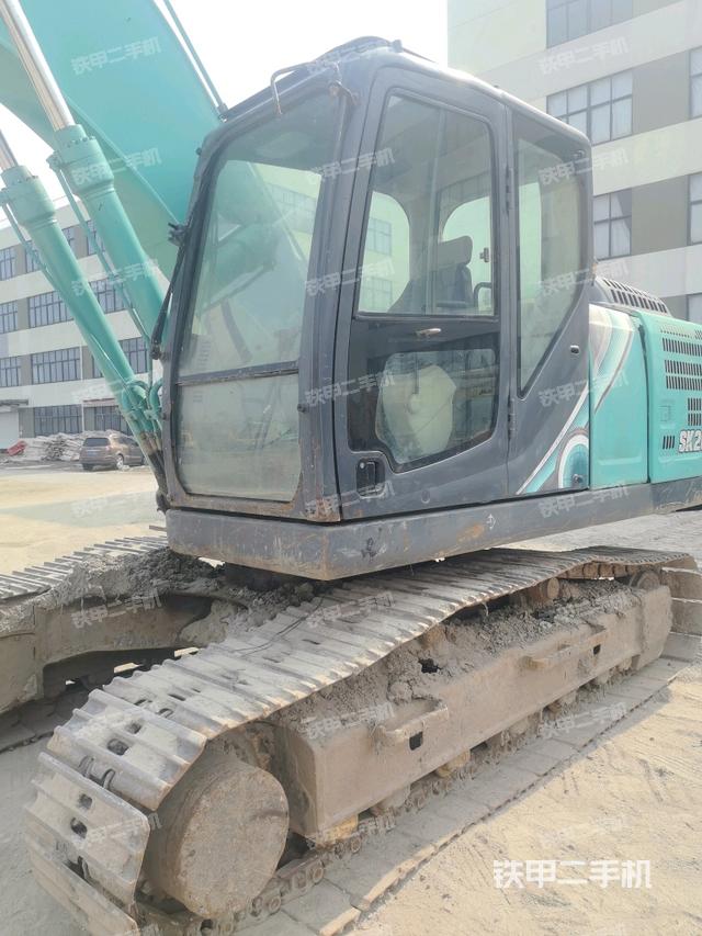 駕駛室左前45度（駕駛室部分）