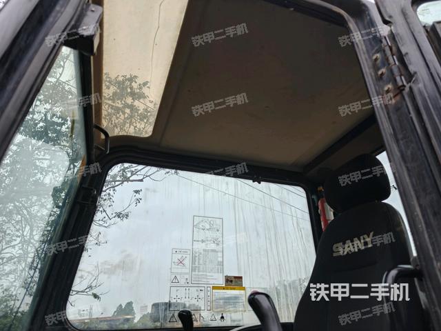 頂棚整體(駕駛室部分) 頂棚整體(駕駛室部分)