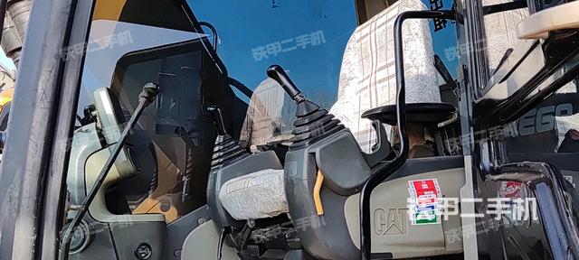 駕駛室整體(整機外觀) 駕駛室整體(整機外觀)