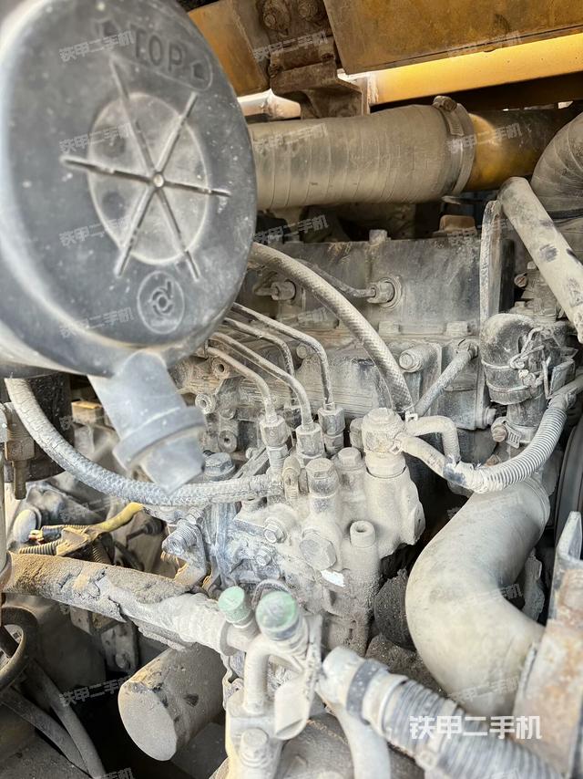 發(fā)動機(jī)整體俯視(整機(jī)外觀) 發(fā)動機(jī)整體俯視(整機(jī)外觀)