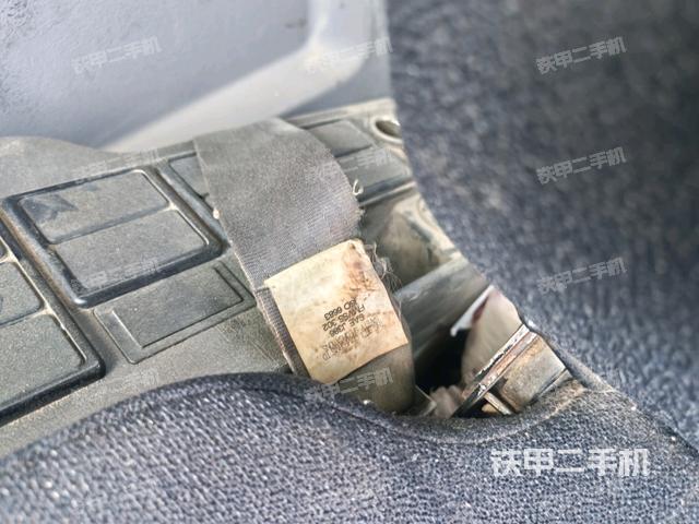 后窗玻璃角標(biāo)(駕駛室部分) 后窗玻璃角標(biāo)(駕駛室部分)