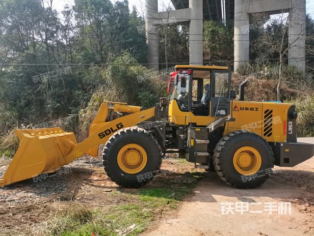 工作裝置整體(整機(jī)外觀及大件) 工作裝置整體(整機(jī)外觀及大件)