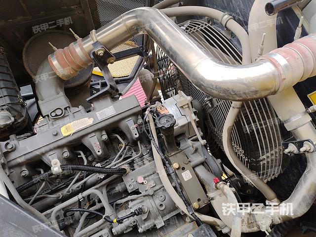 发动机左侧（整机外观及大件）