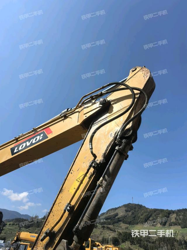 大臂油缸整體?豎拍(工作和回轉(zhuǎn)裝置) 大臂油缸整體?豎拍(工作和回轉(zhuǎn)裝置)