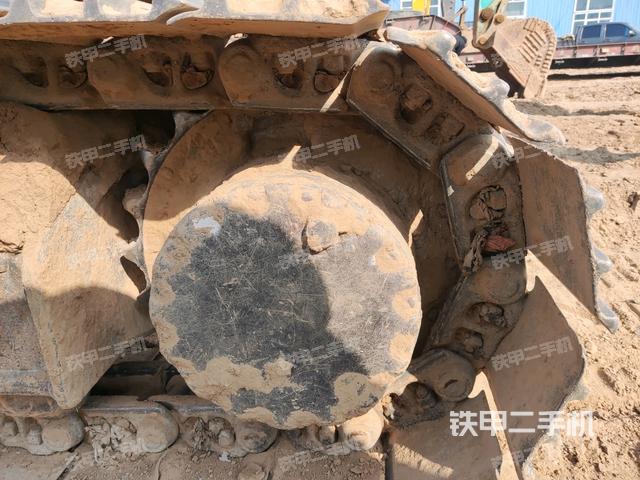 左驅(qū)動輪（行走機構(gòu)）