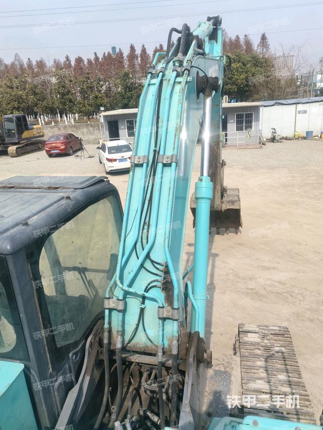 大臂背部俯視（工作和回轉裝置）