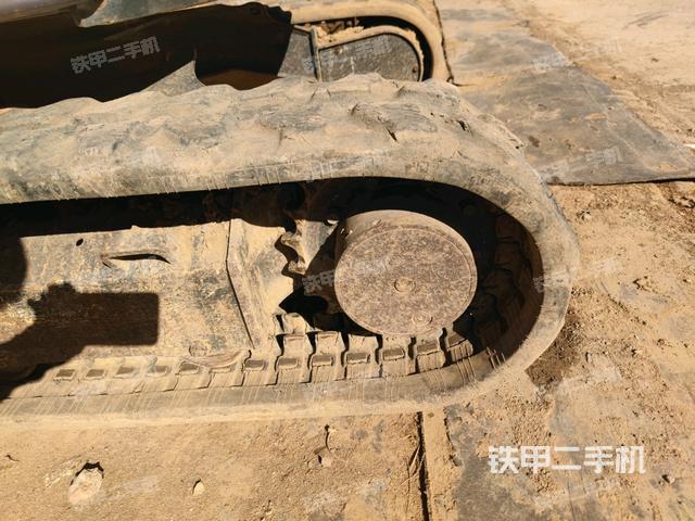 右驅(qū)動(dòng)輪（行走機(jī)構(gòu)）