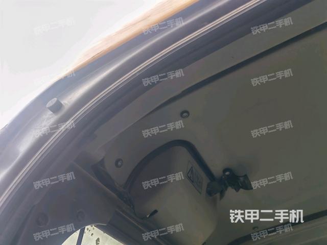 頂棚整體(駕駛室部分) 頂棚整體(駕駛室部分)