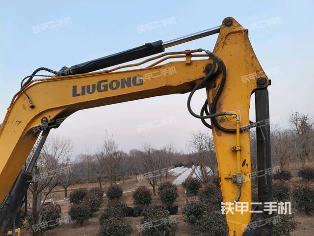 小臂整體右前(工作和回轉(zhuǎn)裝置) 小臂整體右前(工作和回轉(zhuǎn)裝置)