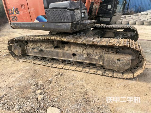 單側履帶整體(整機外觀) 單側履帶整體(整機外觀)