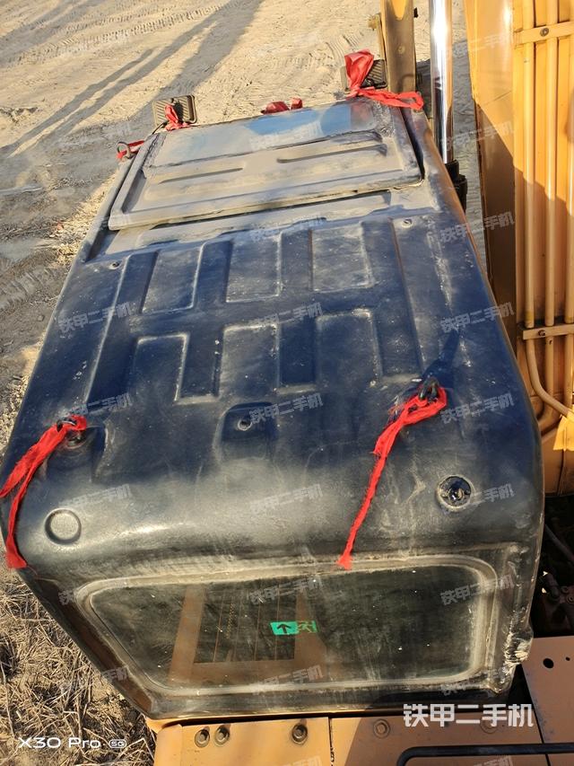 駕駛室頂部(整機外觀) 駕駛室頂部(整機外觀)