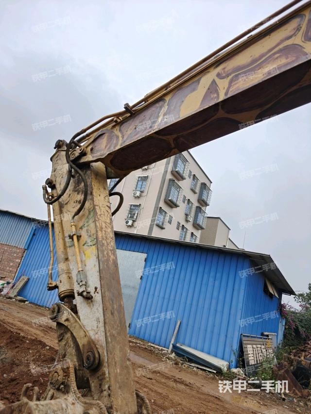 小臂整體左后(工作和回轉(zhuǎn)裝置) 小臂整體左后(工作和回轉(zhuǎn)裝置)