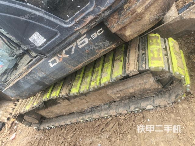 左側履帶整體?（行走機構）