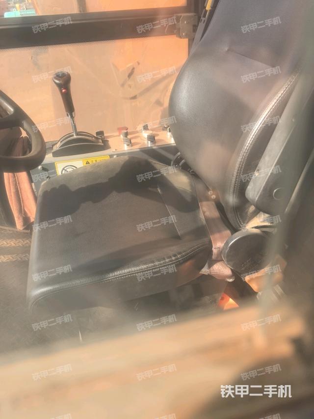 操作把手（壓路機(jī)駕駛室）