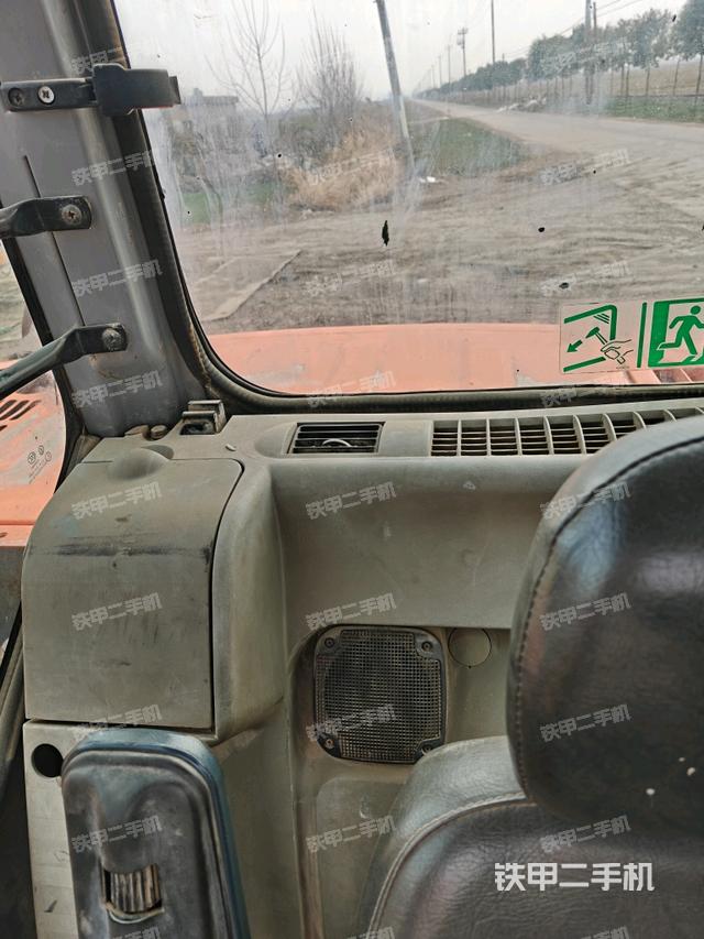 后窗玻璃角標(biāo)(駕駛室部分) 后窗玻璃角標(biāo)(駕駛室部分)