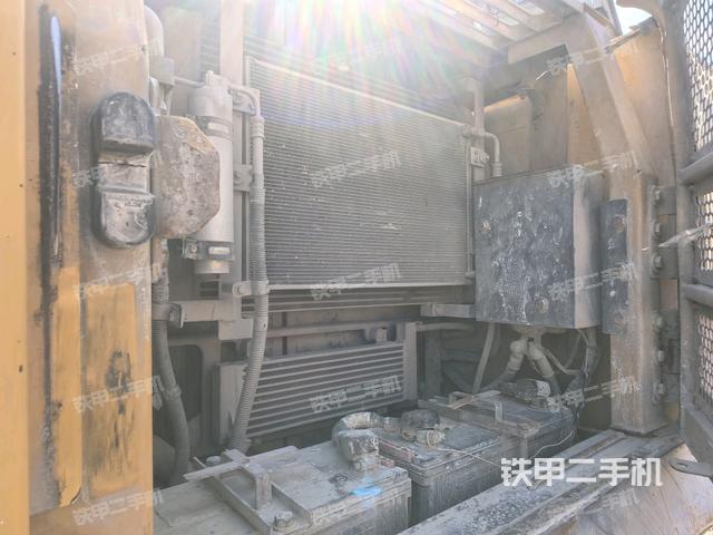 散熱器正面(大件艙室) 散熱器正面(大件艙室)