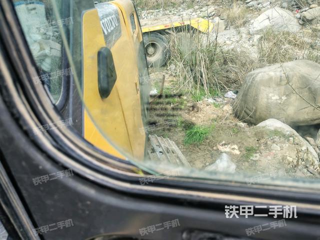 右側(cè)玻璃角標(biāo)(駕駛室部分) 右側(cè)玻璃角標(biāo)(駕駛室部分)