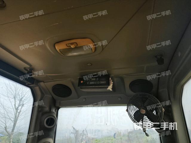 座椅后部(駕駛室部分) 座椅后部(駕駛室部分)