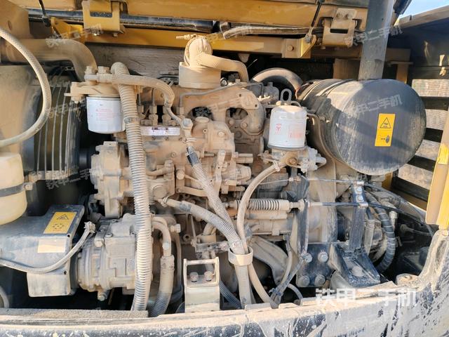 發(fā)動(dòng)機(jī)室（上車部件）