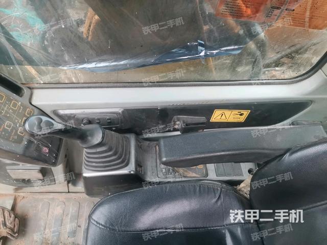 座椅右側(cè)控制臺/鑰匙門/油門/含右手柄（駕駛室部分）